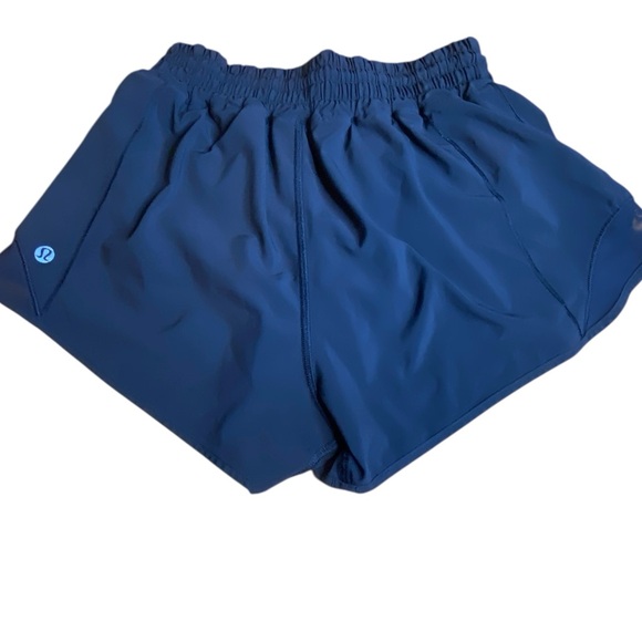 Lululemon Black Hotty Hot Shorts Women’s Size 4 - Picture 2 of 10